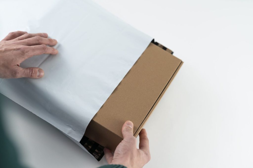 How to Reduce Shipping Costs with Smart Packaging Choices